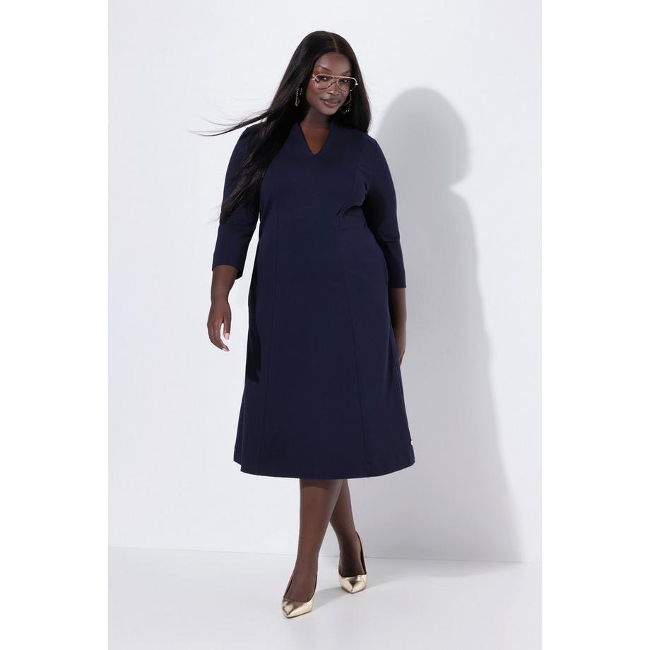 Ulla Popken Midi Puntokleid Kelchkragen V-Ausschnitt 3/4-Arm  