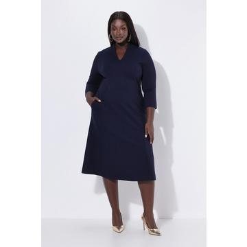 Abito midi con scollo a V montante e maniche a 3/4