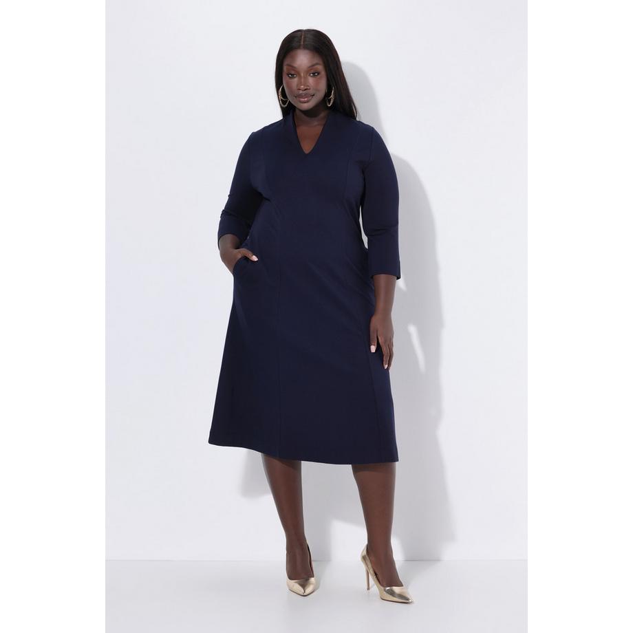 Ulla Popken Midi Puntokleid Kelchkragen V-Ausschnitt 3/4-Arm  