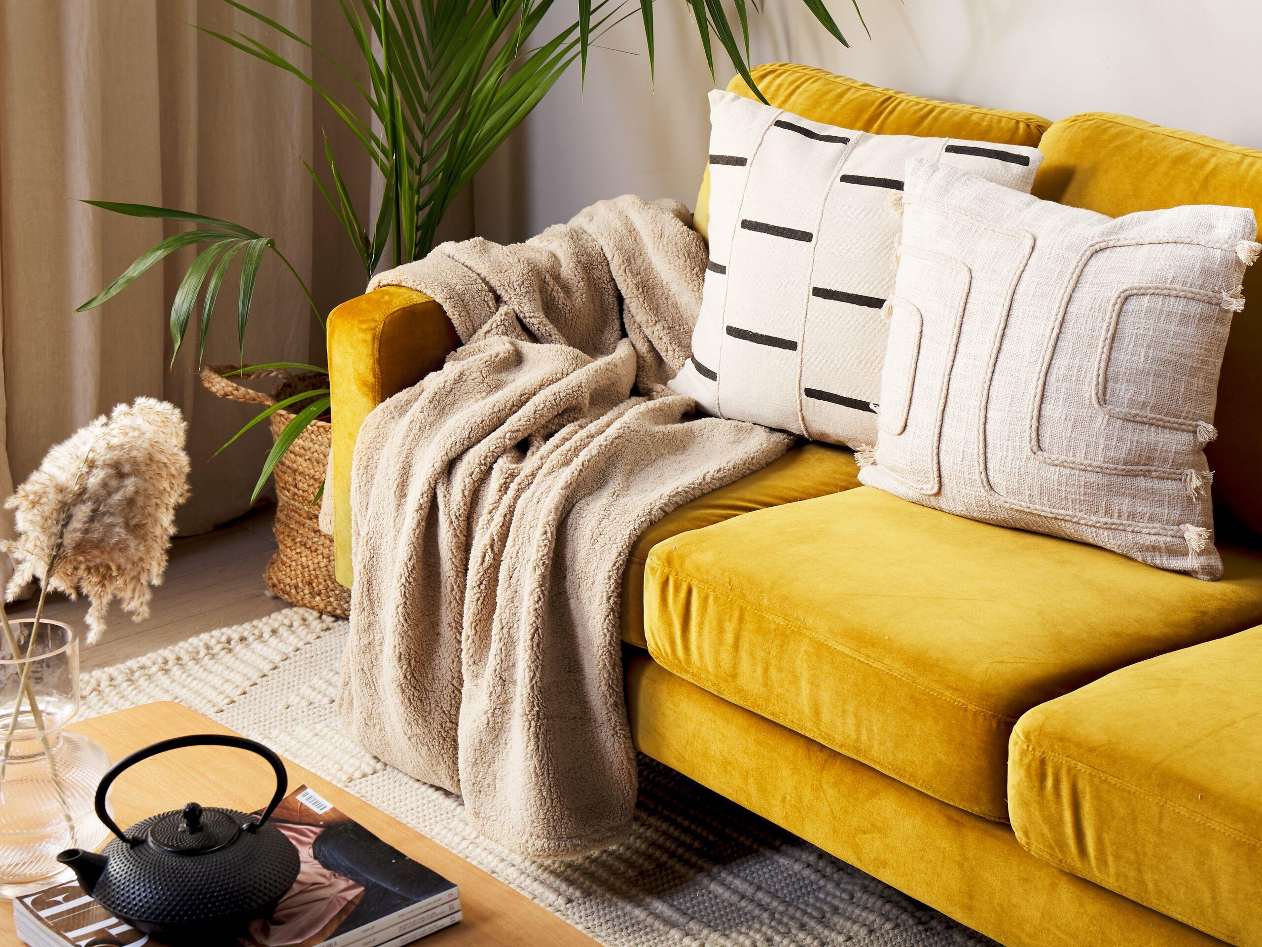 Beliani MIRGE Couverture Polaire Moderne en Polyester  