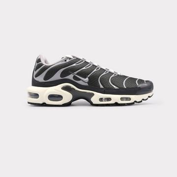 Air Max Plus - Greyscale