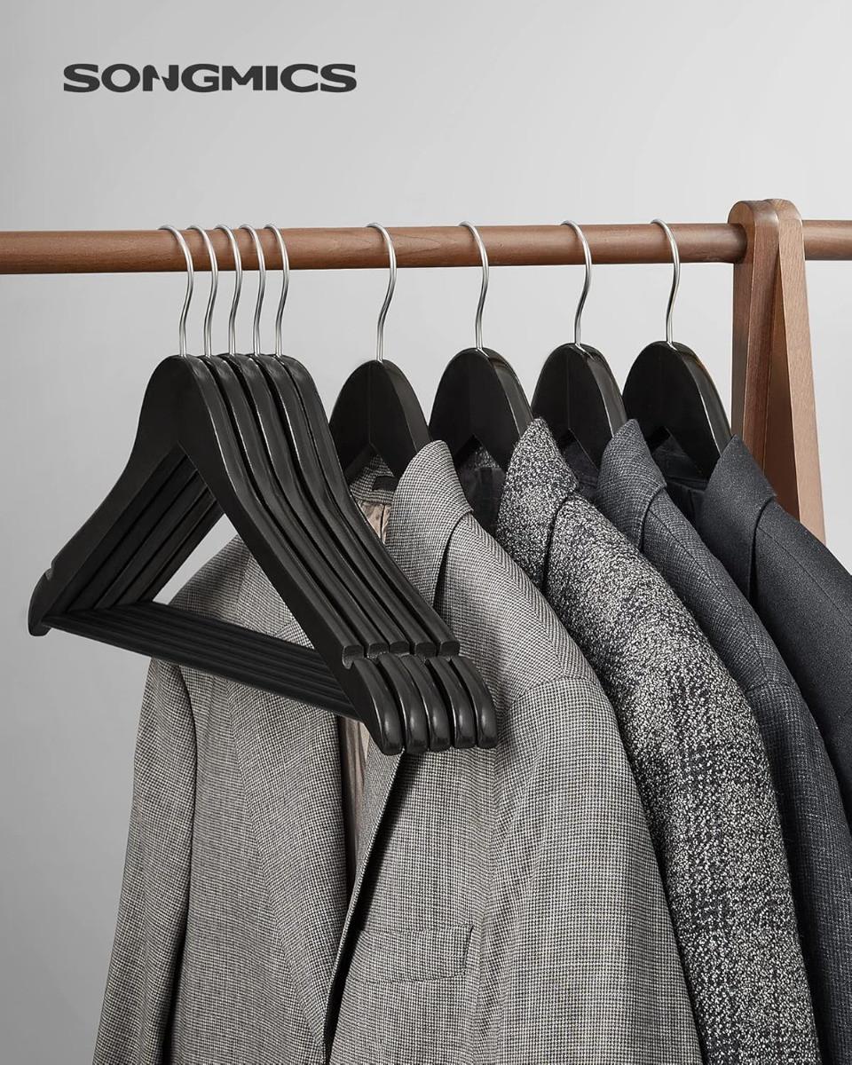 Songmics Set de 10 cintres en bois antidérapants  