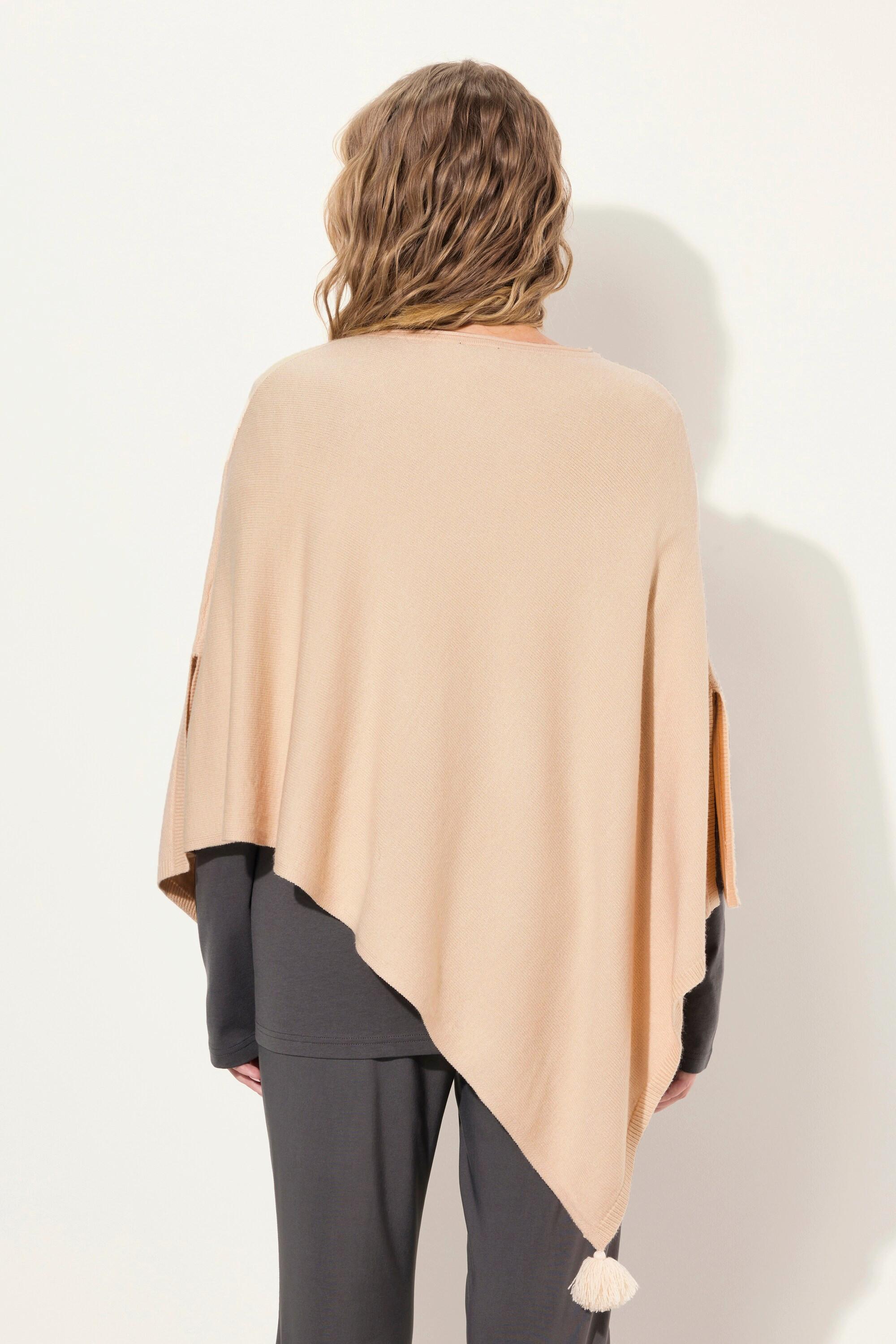 Ulla Popken  Poncho di maglia smanicato con orlo a punta, nappe e scollo a V 