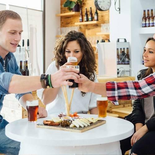 Geschenkidee  Livraison de bière avec 12 bières suisses (pour 1 personne) 