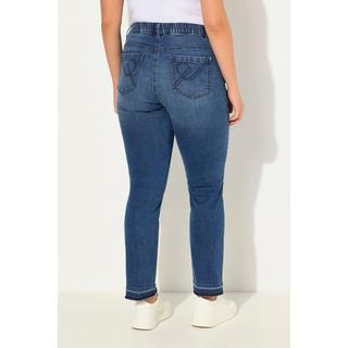 Ulla Popken  Jeans modello Sammy in tessuto elasticizzato con taglio della gamba aderente e orlo sfrangiato 