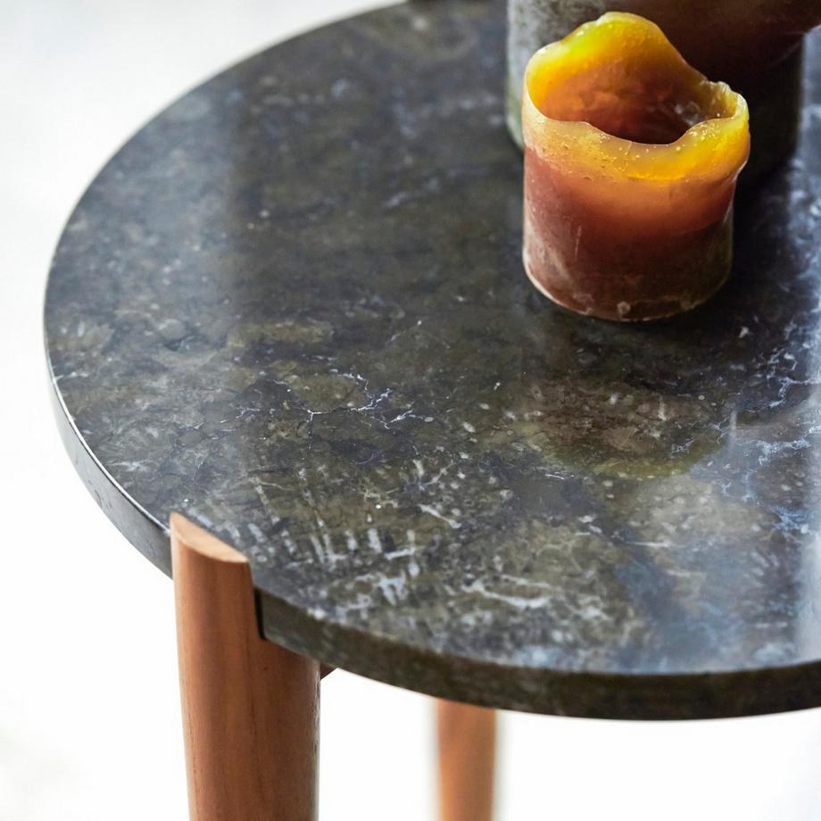 Tikamoon Comodino in teak e marmo black Nestor  