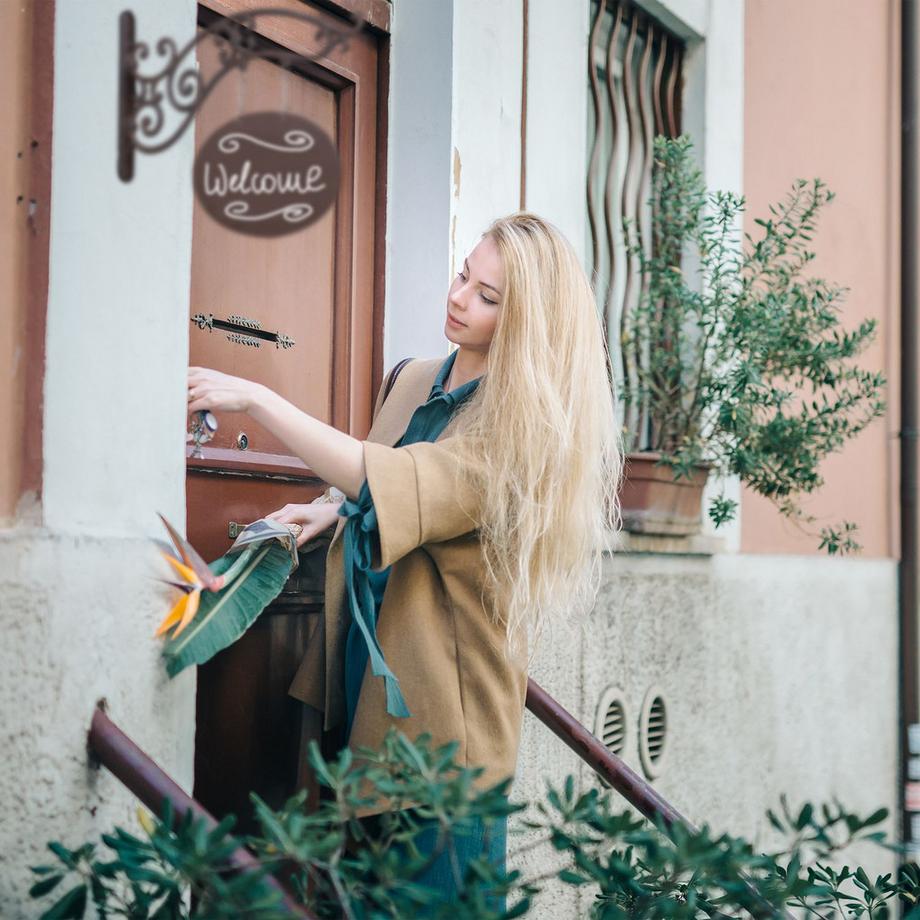 B2X  Hängendes Ladenschild 