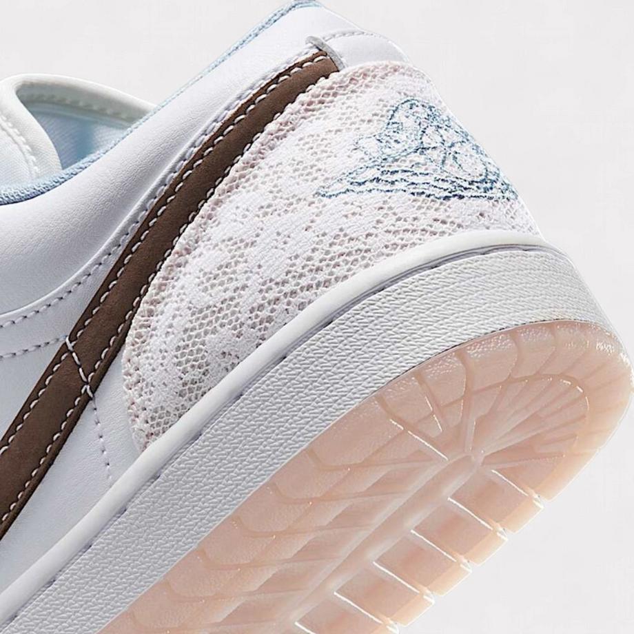 NIKE  Air Jordan 1 Low - Coral Reef 