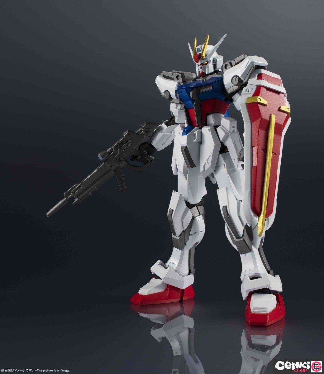 Bandai  Action Figure - Gundam Universe - Gundam - GAT-X105 Strike 