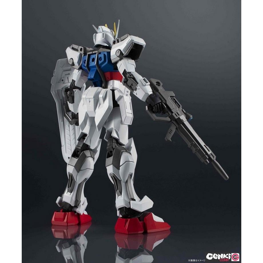 Bandai  Action Figure - Gundam Universe - Gundam - GAT-X105 Strike 