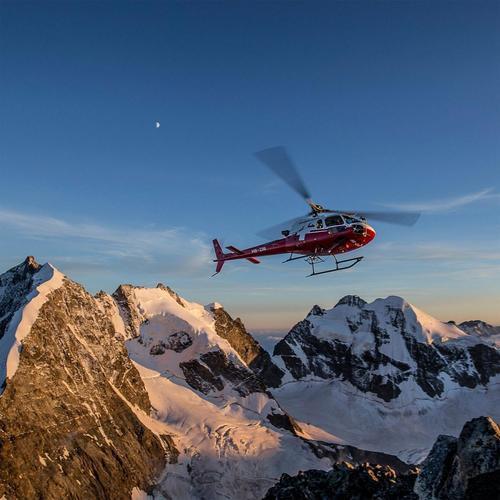 Image of Helikopterflug Über Bernina Und Bergell - 30 Minuten (für 1 Person) Unisex