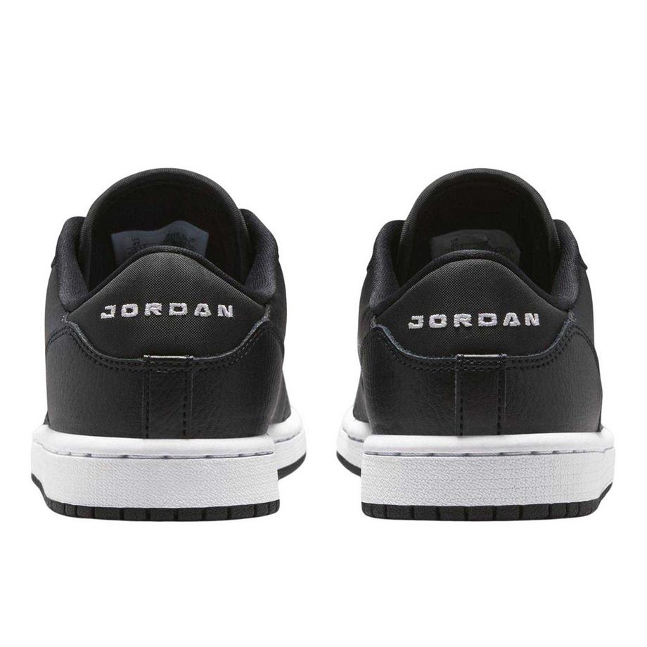 NIKE Baskets Air Jordan Access en Cuir  