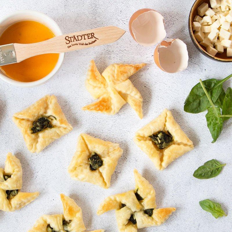 Städter Tagliabiscotti a forma di girandola di pasta sfoglia, 2 pezzi  