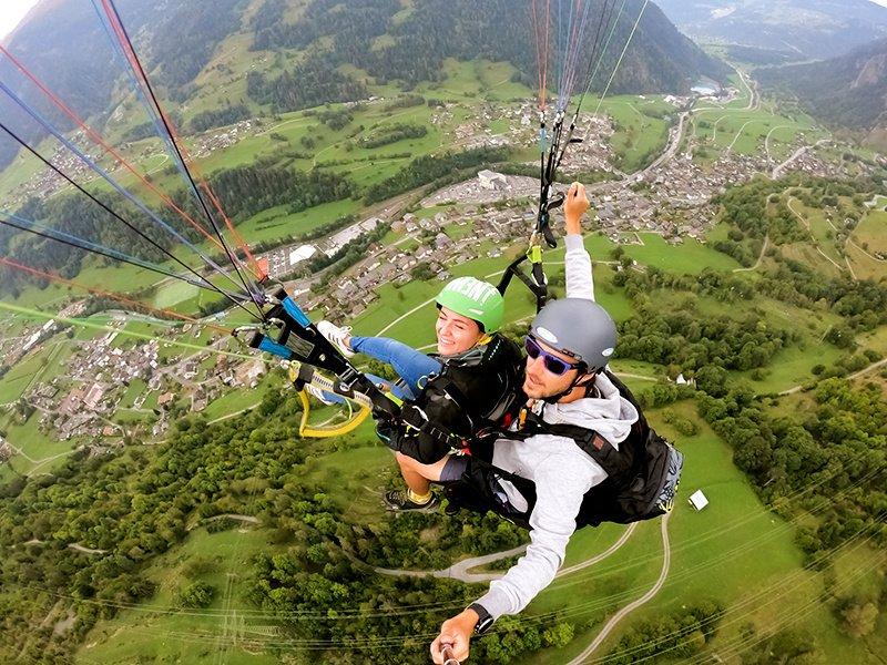 Smartbox  Vol en parapente : 20 minutes de sensations au cœur du val de Bagnes - Coffret Cadeau 