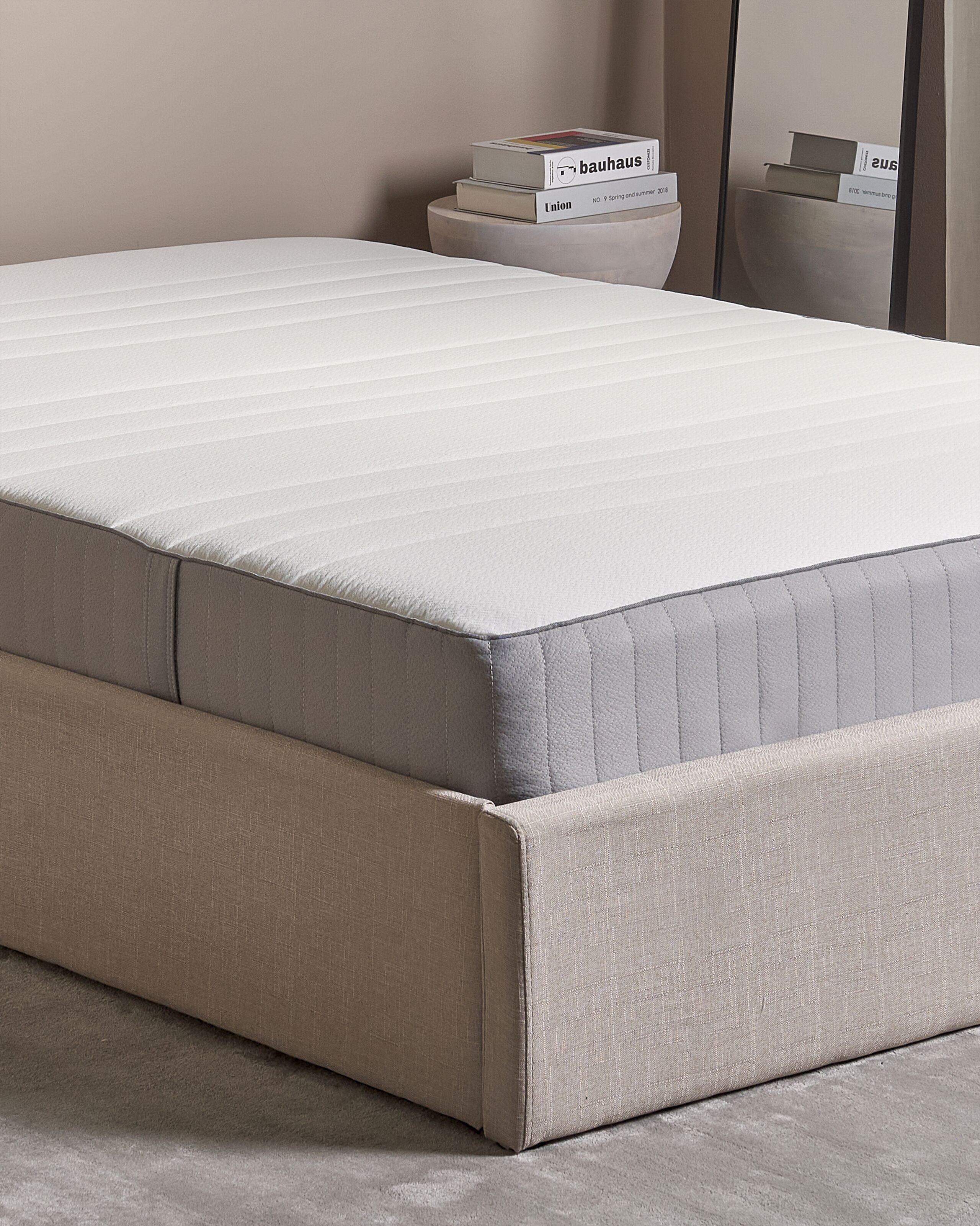 Beliani Matelas à mémoire de forme en Polyester FANCY  