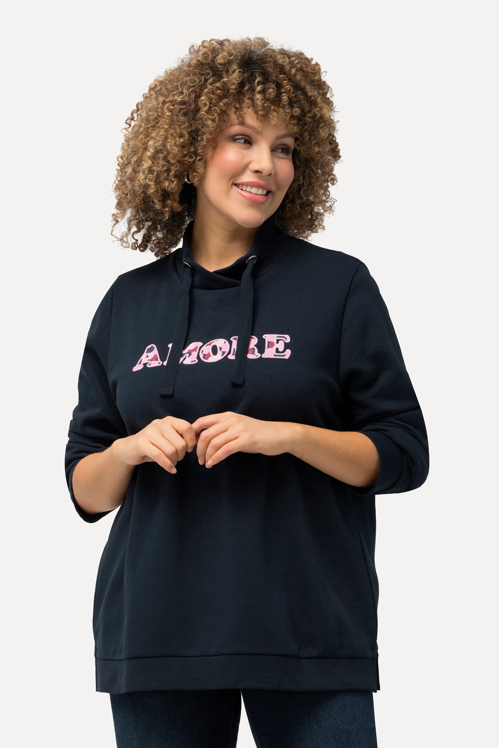 Ulla Popken  Sweat-shirt Amore. Manches longues et col montant. Coupe Classic Fit. 