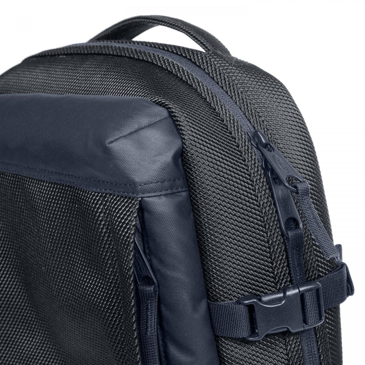 Eastpak Tecum M CNNCT Marine  