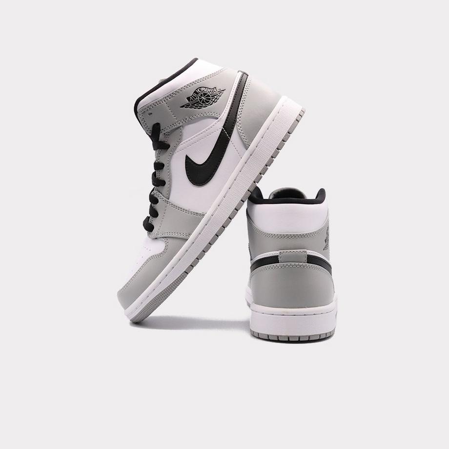 NIKE  Nike Air Jordan 1 - Light Smoke Grey 