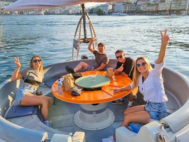 Smartbox  Barbecue im Donut-Boot auf dem Luganersee für 2 Personen - Geschenkbox 