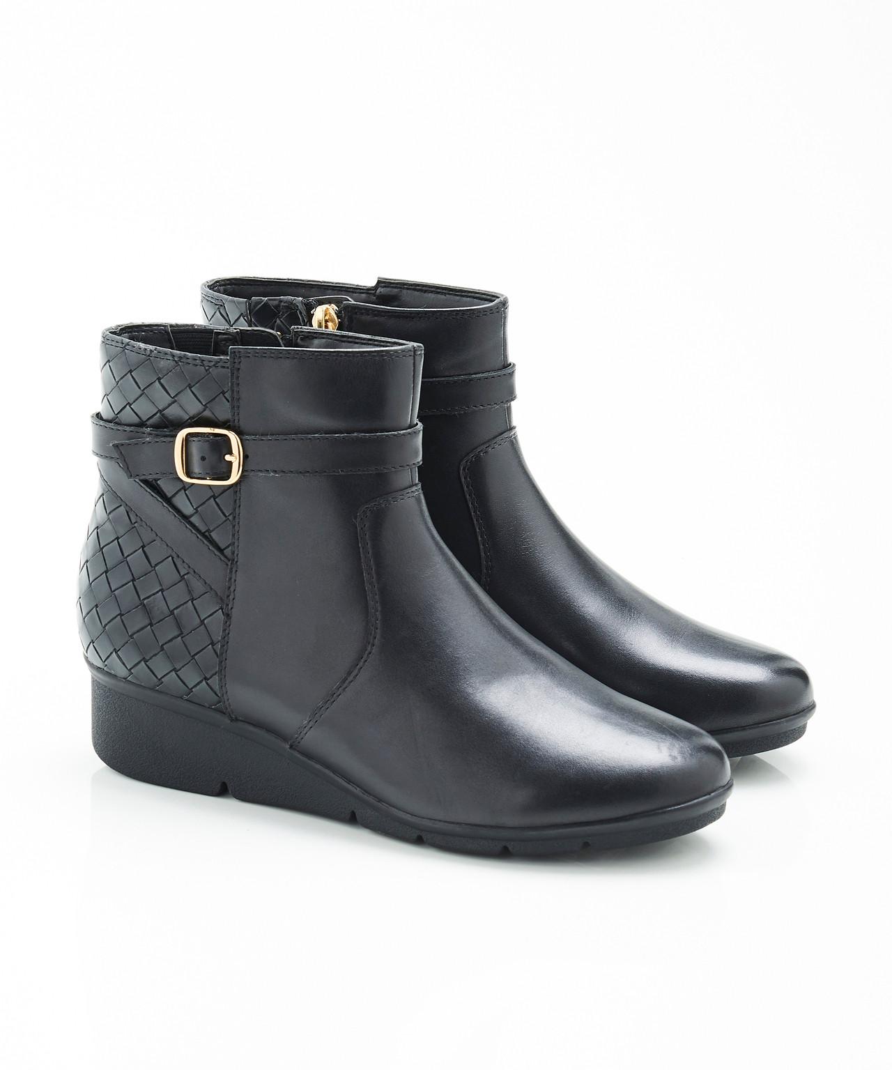 Image of Stiefelette Aus Materialmix, Amortyl. Unisex Schwarz 36