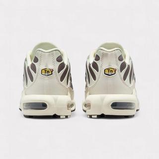 NIKE  Air Max Plus - Light Orewood 