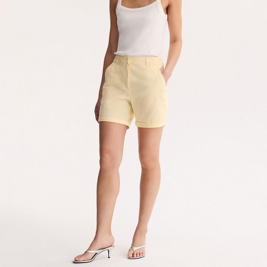 Short chino