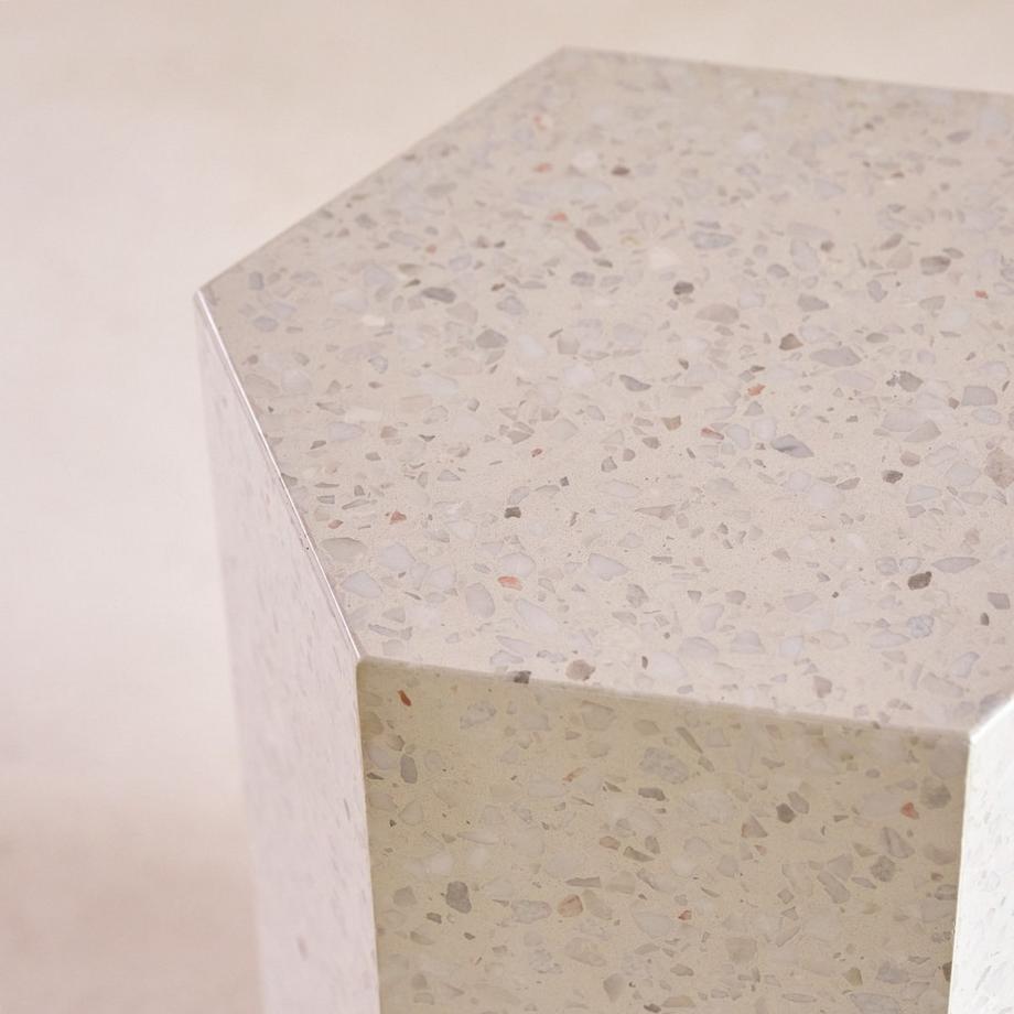 Tikamoon Sofaende aus Premium-Terrazzo  