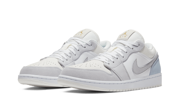 NIKE  Air Jordan 1 Low Sky  Paris 