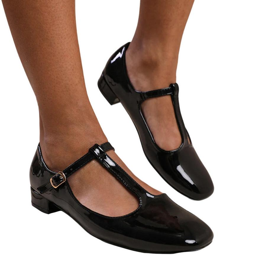 Where's That From Cairo Scarpe in Pelle Verniciata con Cinturino a T  