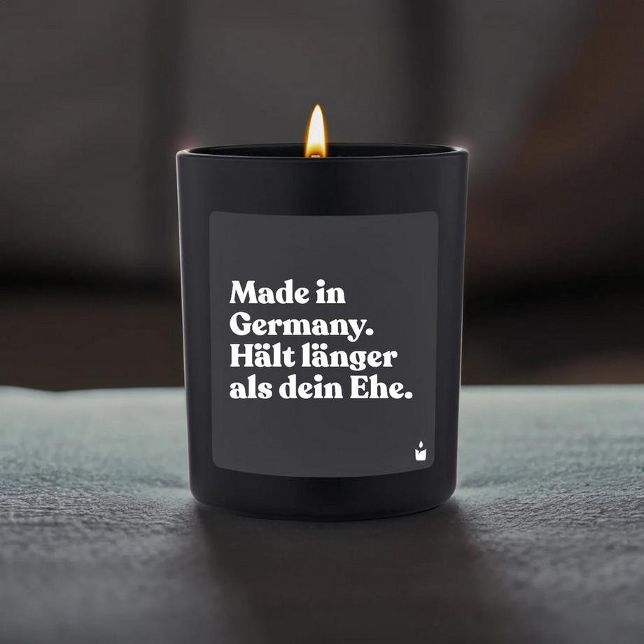 CandleHand Duftkerze Schwarz Woody Made in Germany. Hält länger als dein Ehe.  