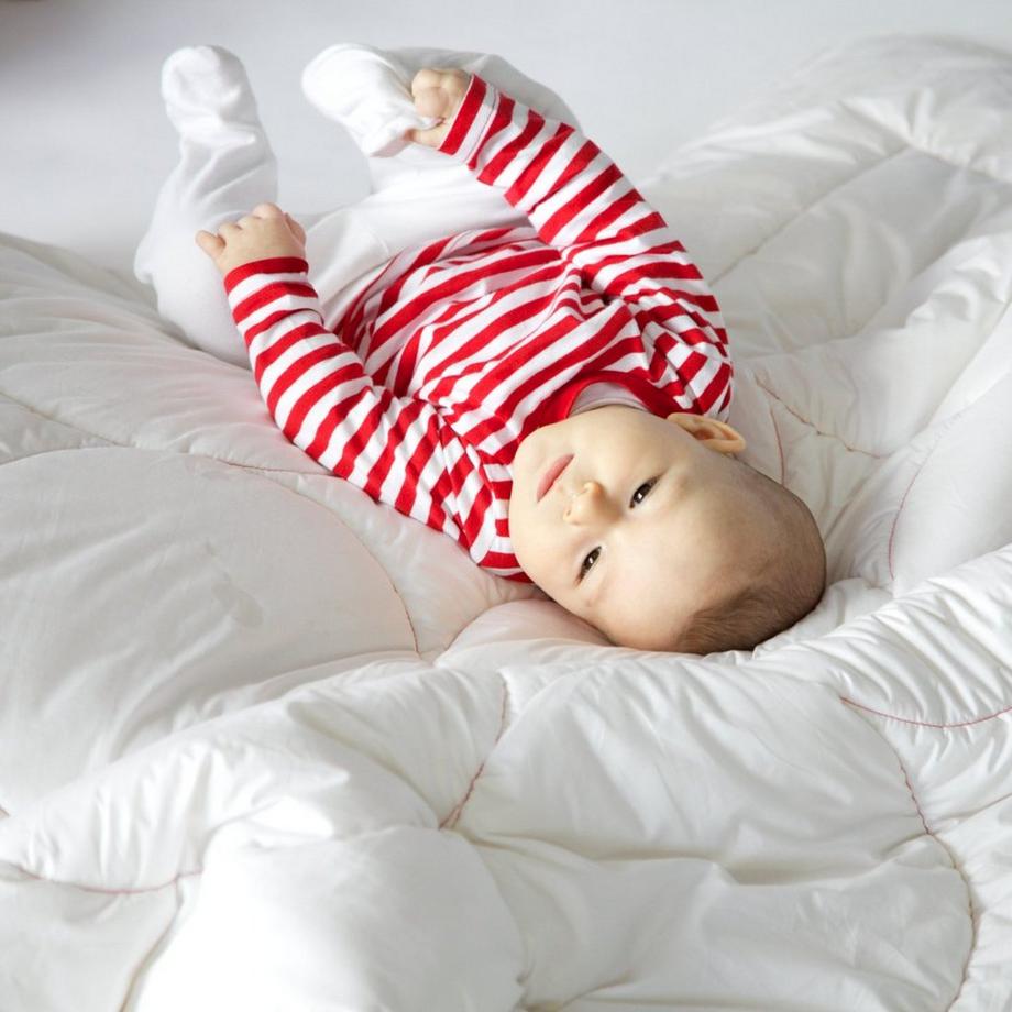 Zizzz Kinderduvet Atmungsaktive Bio-Baumwolle & Swisswool 100x135 cm  