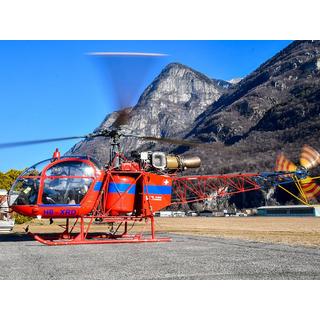 Smartbox  50-minütiger Helikopterflug von Lodrino nach Clariden mit Aperitif auf dem Gletscher - Geschenkbox 