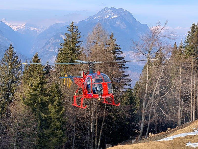 Smartbox  50-minütiger Helikopterflug von Lodrino nach Clariden mit Aperitif auf dem Gletscher - Geschenkbox 