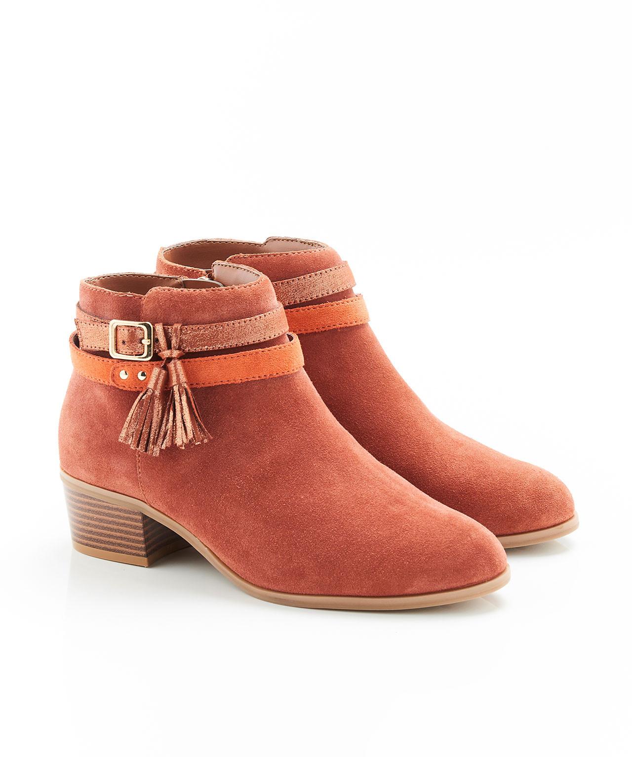 Image of Stiefel Mit Dekorativen Riemen. Unisex Rot 37