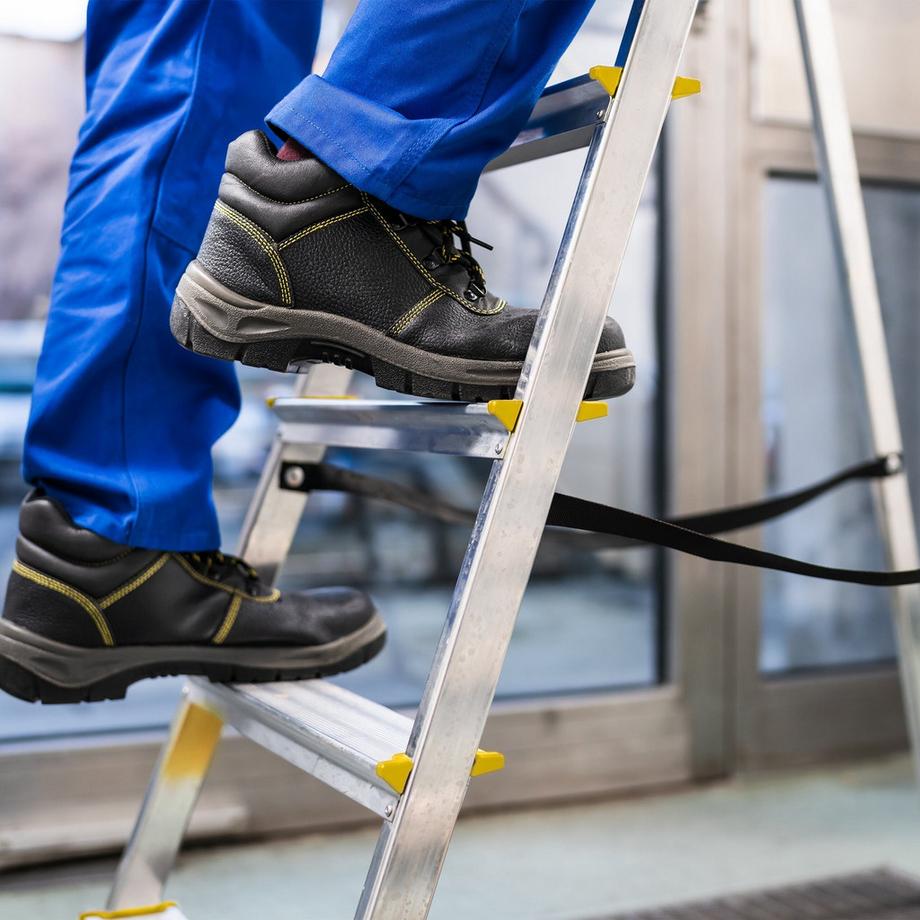 B2X  Escabeau pliant avec poignée de support 