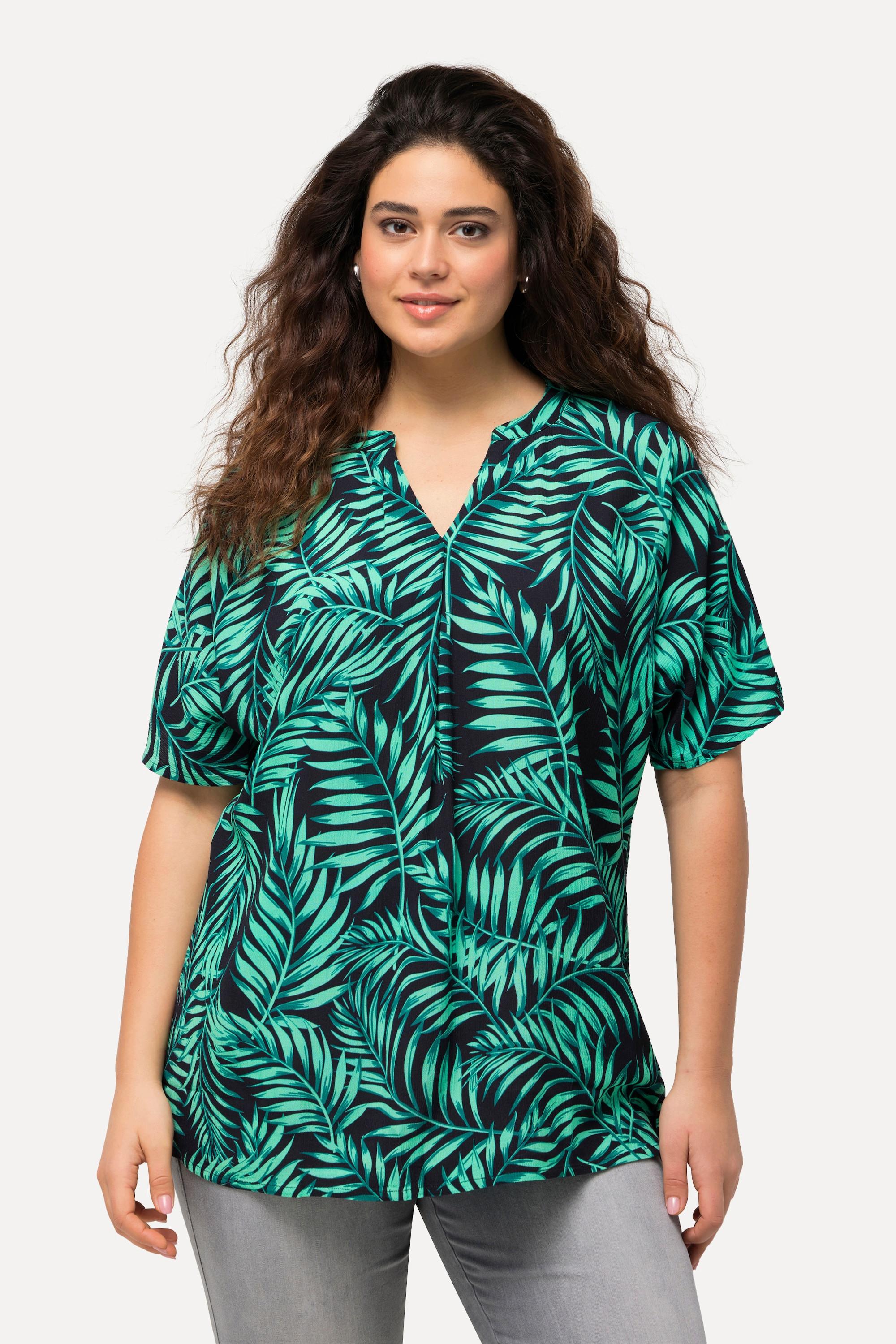 Ulla Popken  Blouse en crêpe motif palmiers à manches courtes et encolure en V. Ligne A 