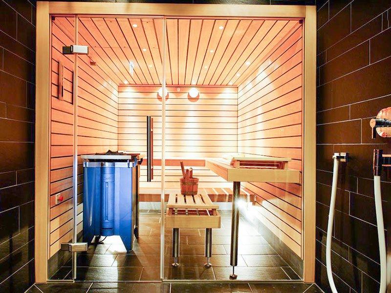 Smartbox  Tra relax e gusto: 1 notte in hotel 4* con accesso Spa, aperitivo e cena - Cofanetto regalo 