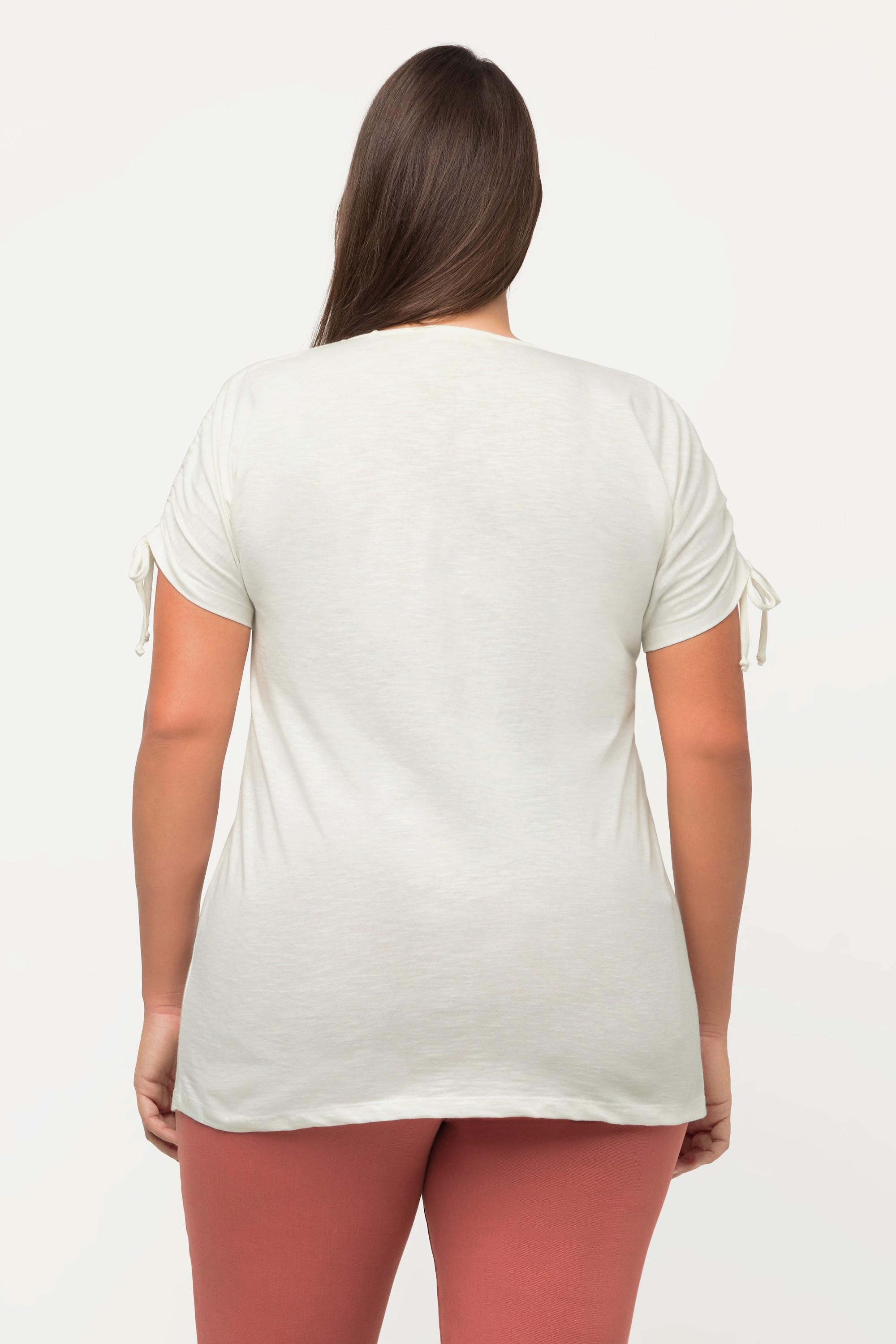 Ulla Popken  T-shirt di cotone biologico con laccetto su maniche, scollatura a V e mezze maniche 