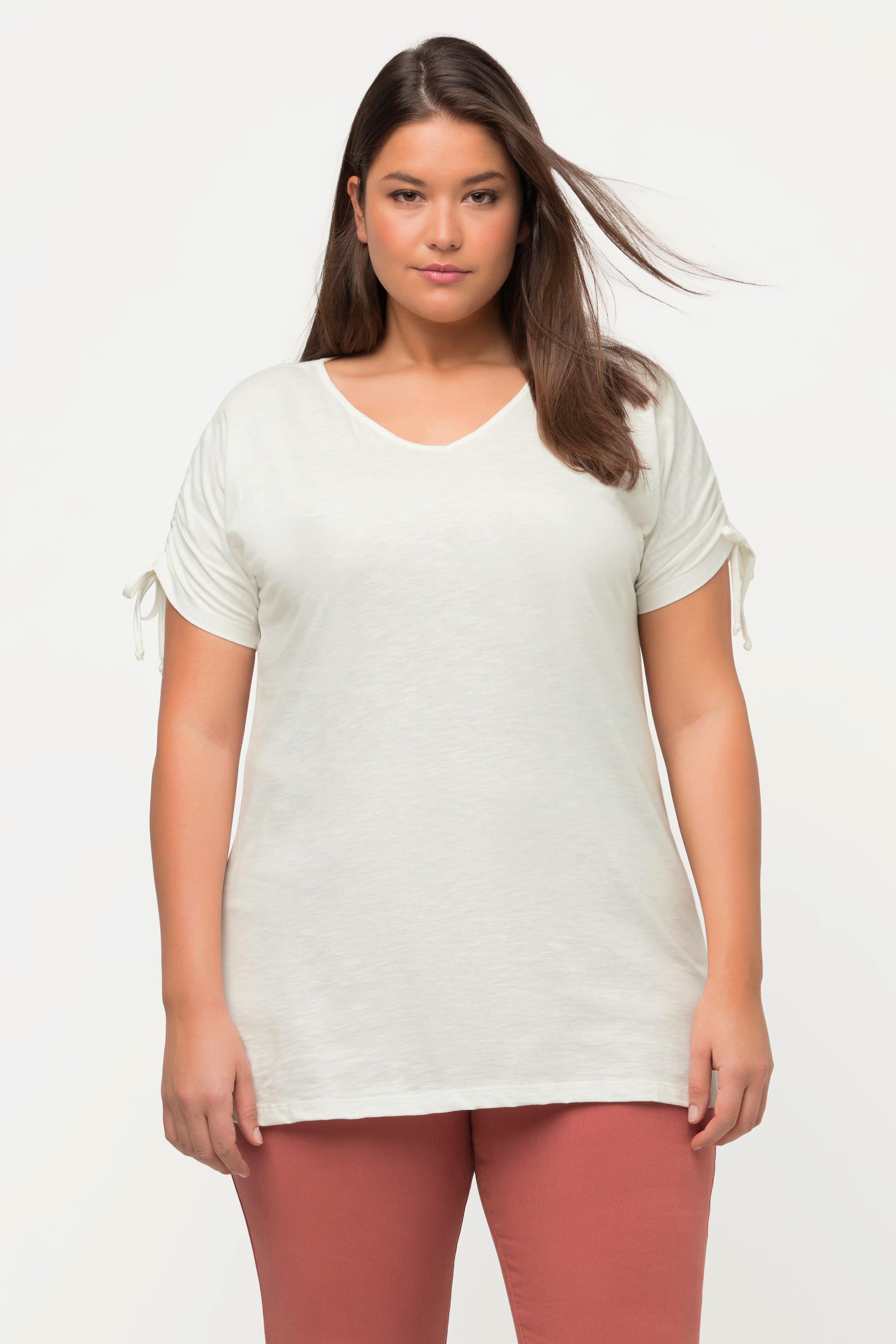 Ulla Popken  T-shirt di cotone biologico con laccetto su maniche, scollatura a V e mezze maniche 