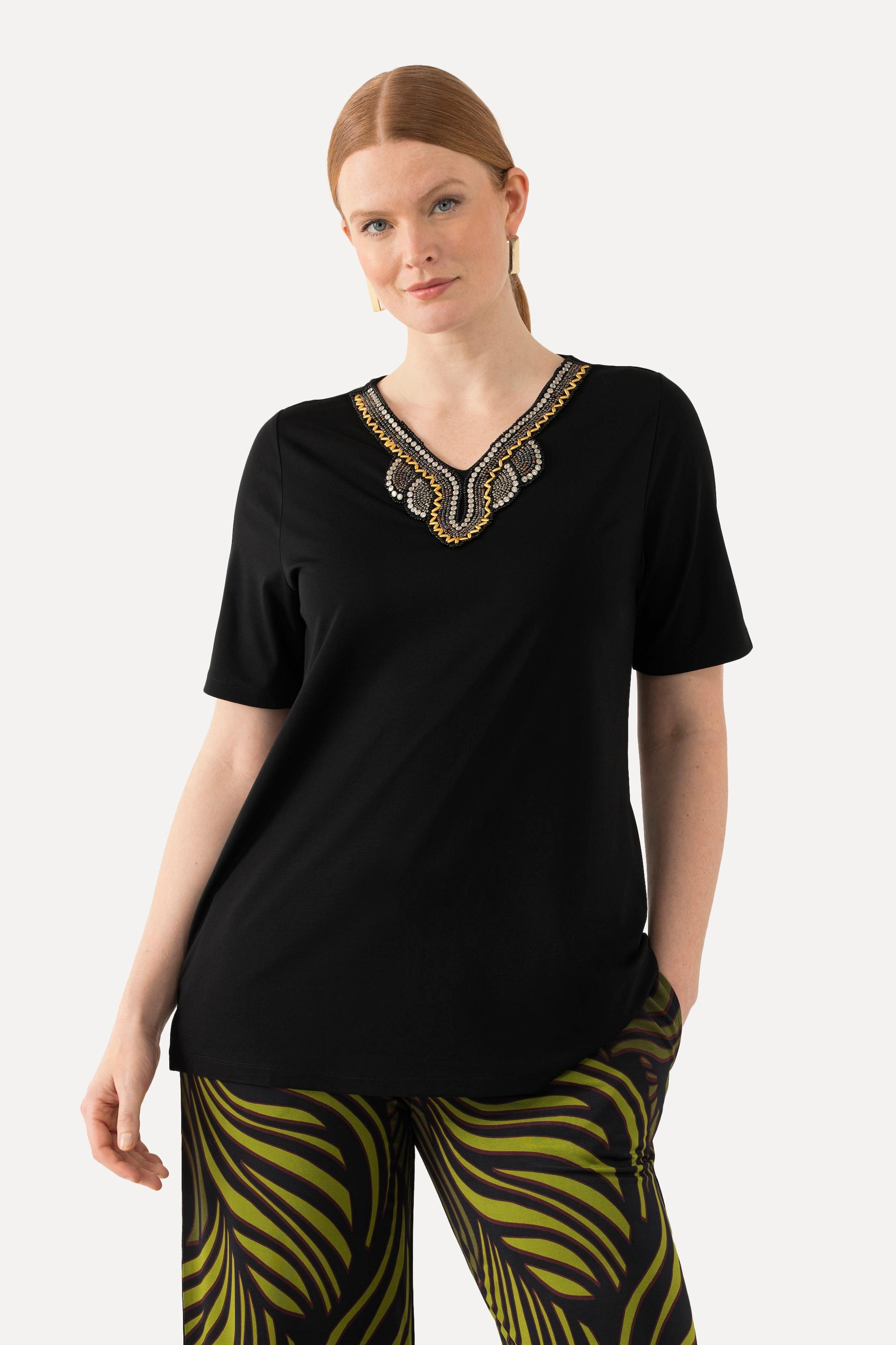 Ulla Popken  T-shirt avec broderies, silhouette en A évasée, col tunisien et manches courtes 