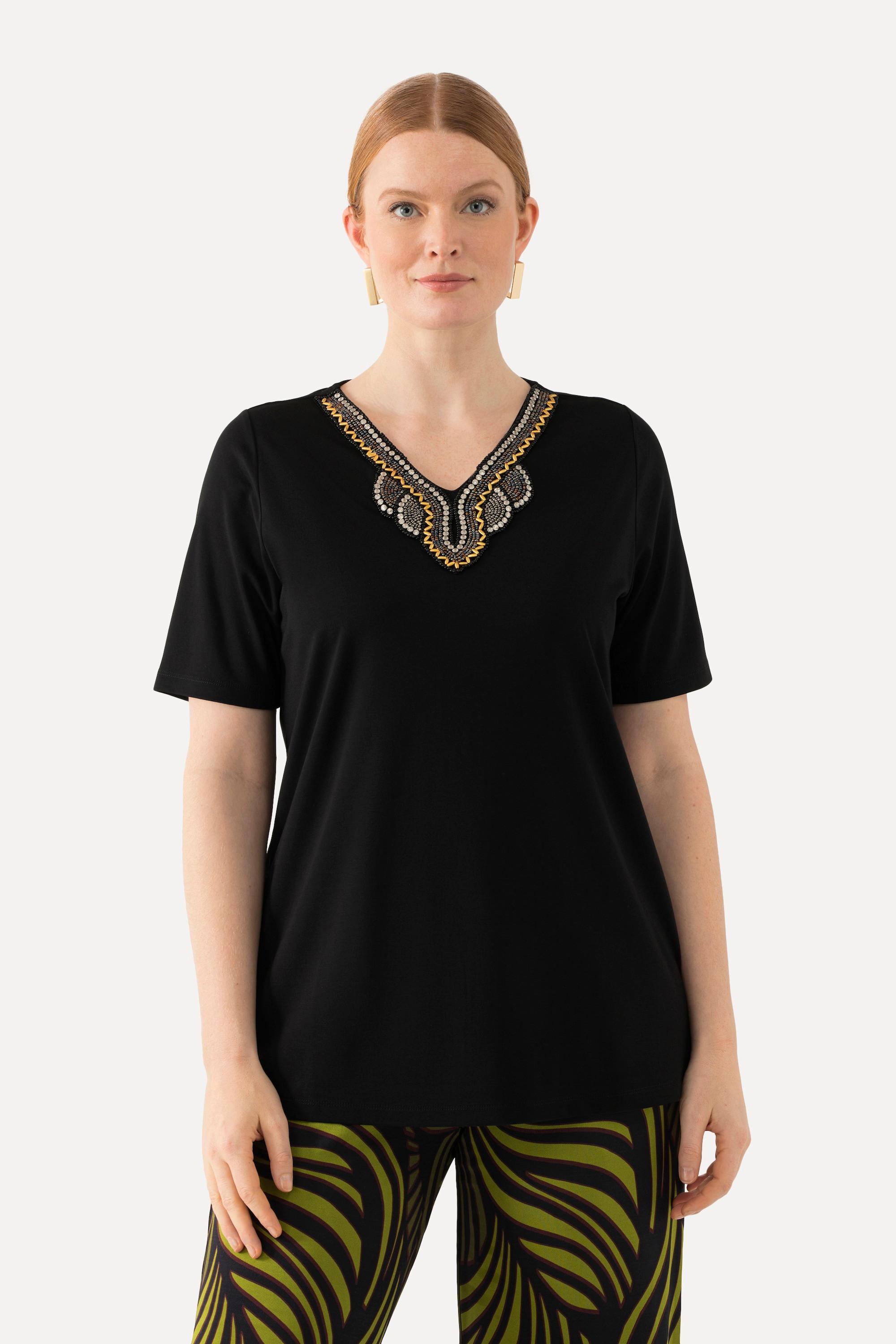 Ulla Popken  T-shirt avec broderies, silhouette en A évasée, col tunisien et manches courtes 