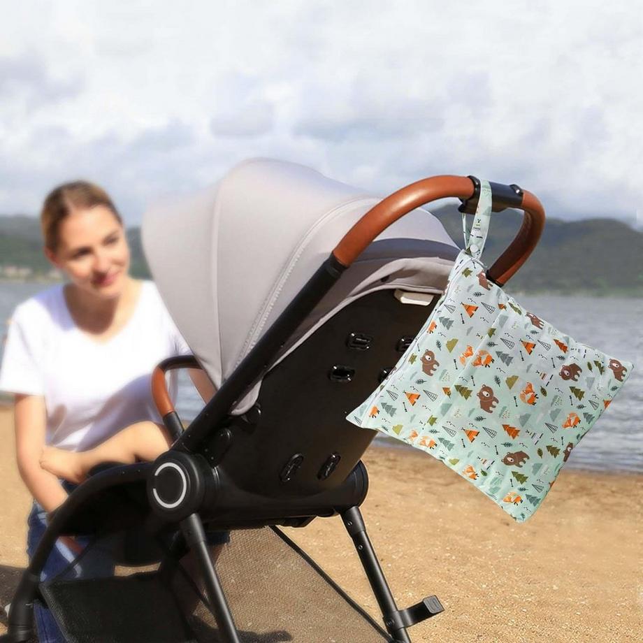 eStore  Wasserdichte Wickeltasche - Waldmotiv 