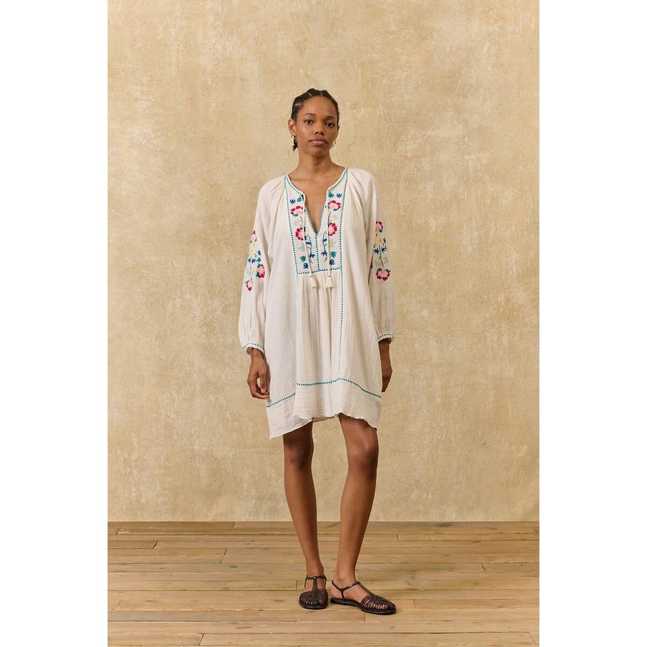 Kurzes Kleid JANICIANNE mit langen Ärmeln und Stickereien