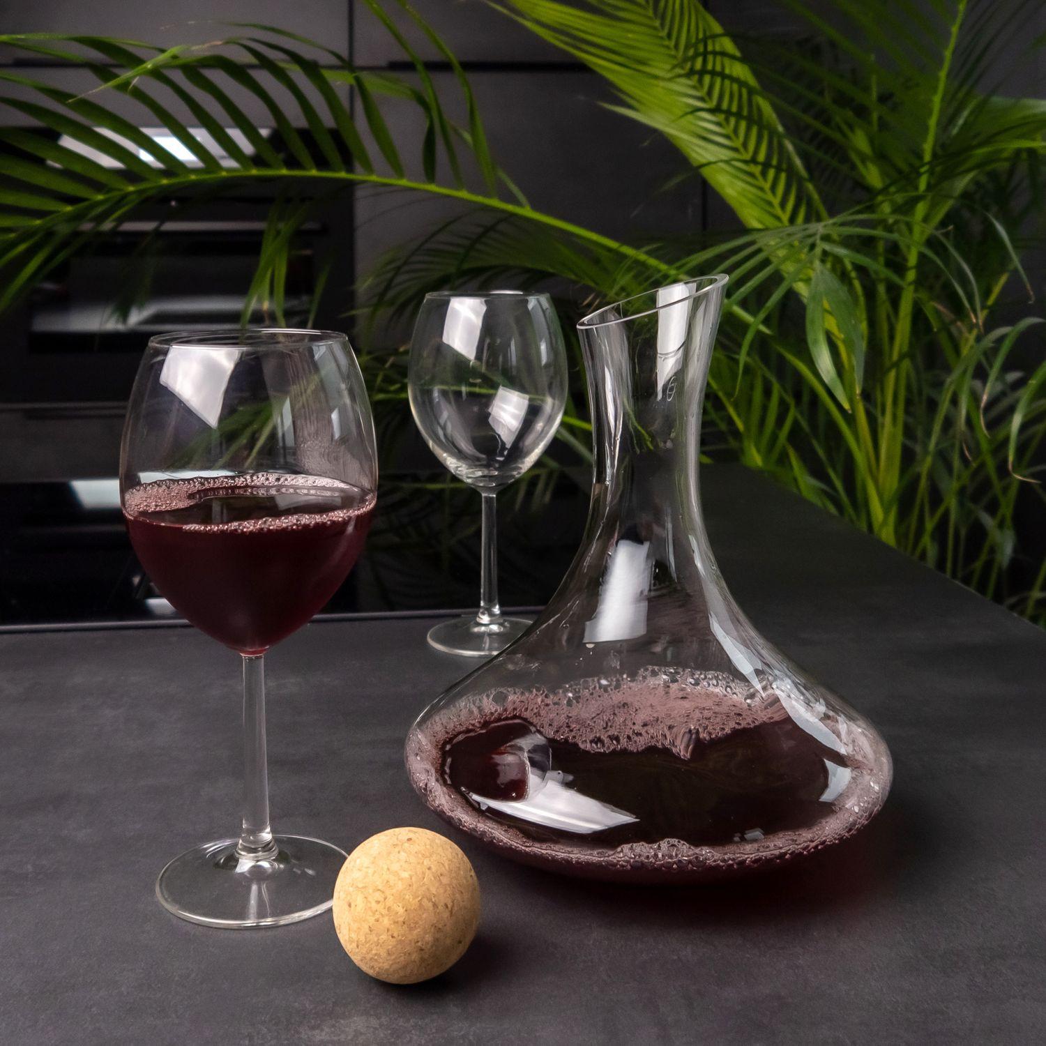 Intirilife Glas Karaffe  für Rotwein mit Reinigungsperlen  