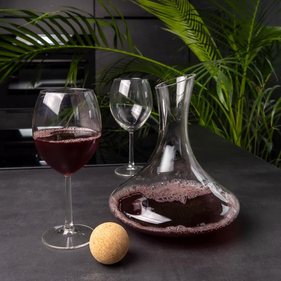 Intirilife Glas Karaffe  für Rotwein mit Reinigungsperlen  