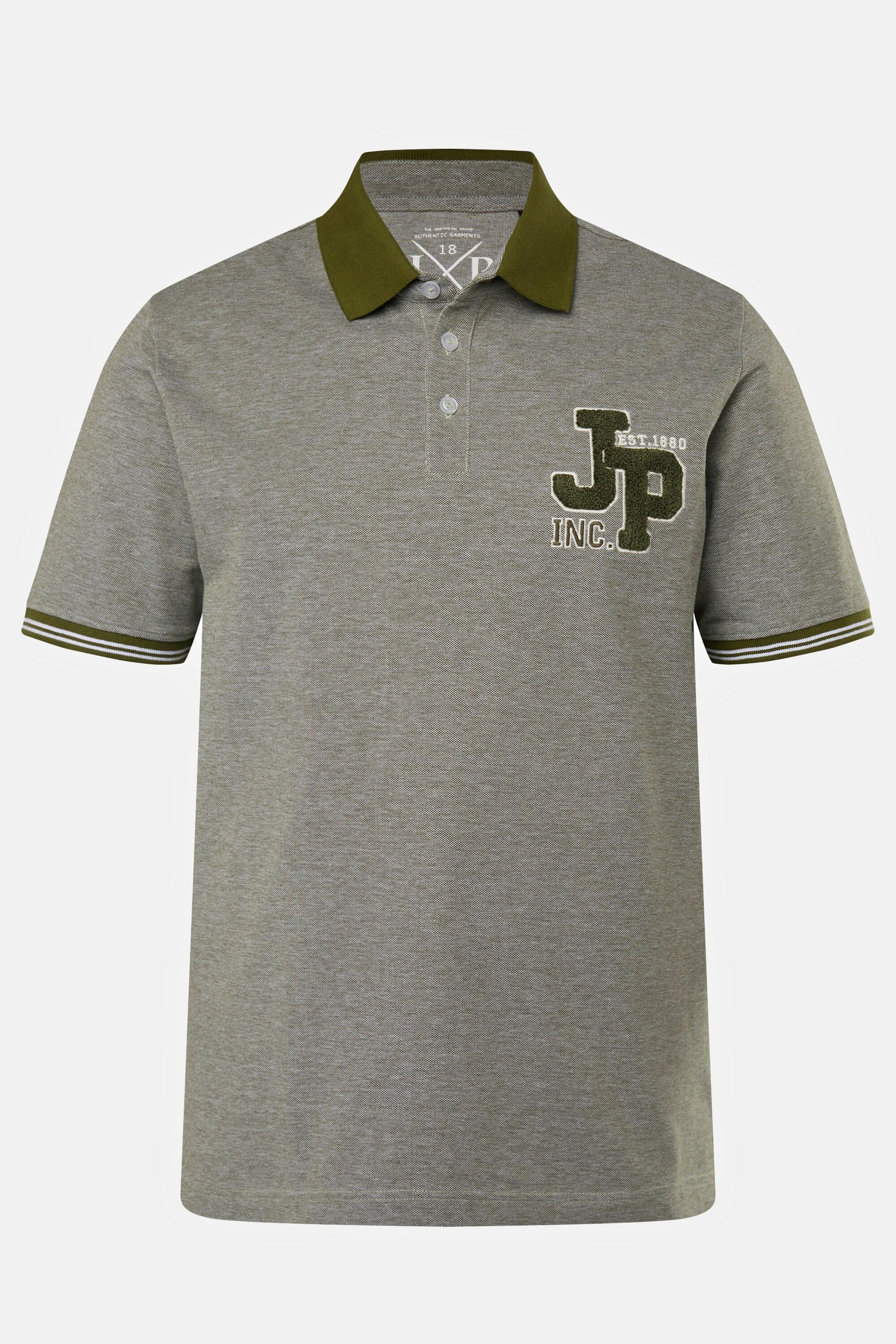 JP1880  Maglia polo in piqué con applicazione e mezze maniche, fino alla tg. 8XL 