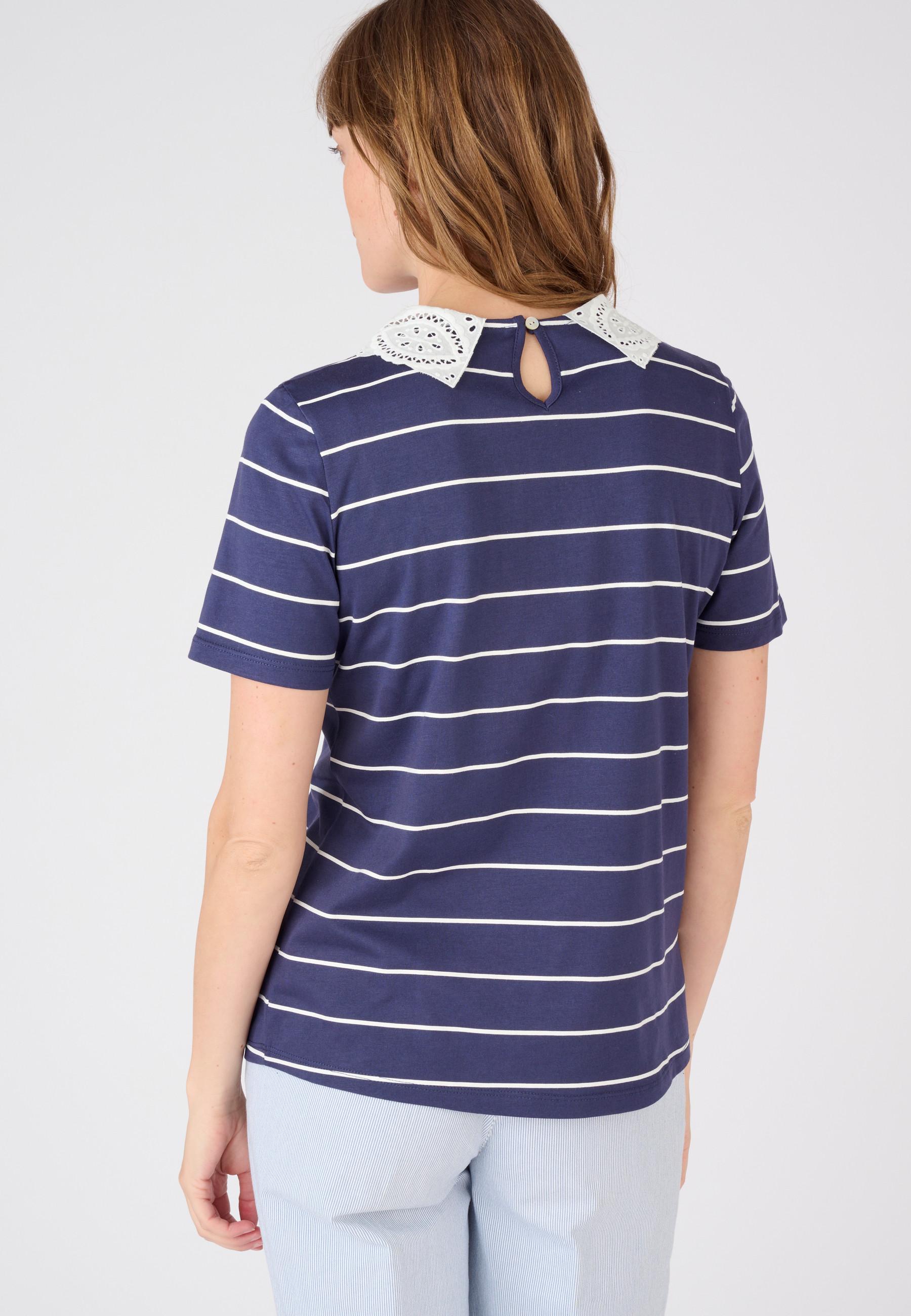 Damart  Tee-shirt col broderie anglaise. 