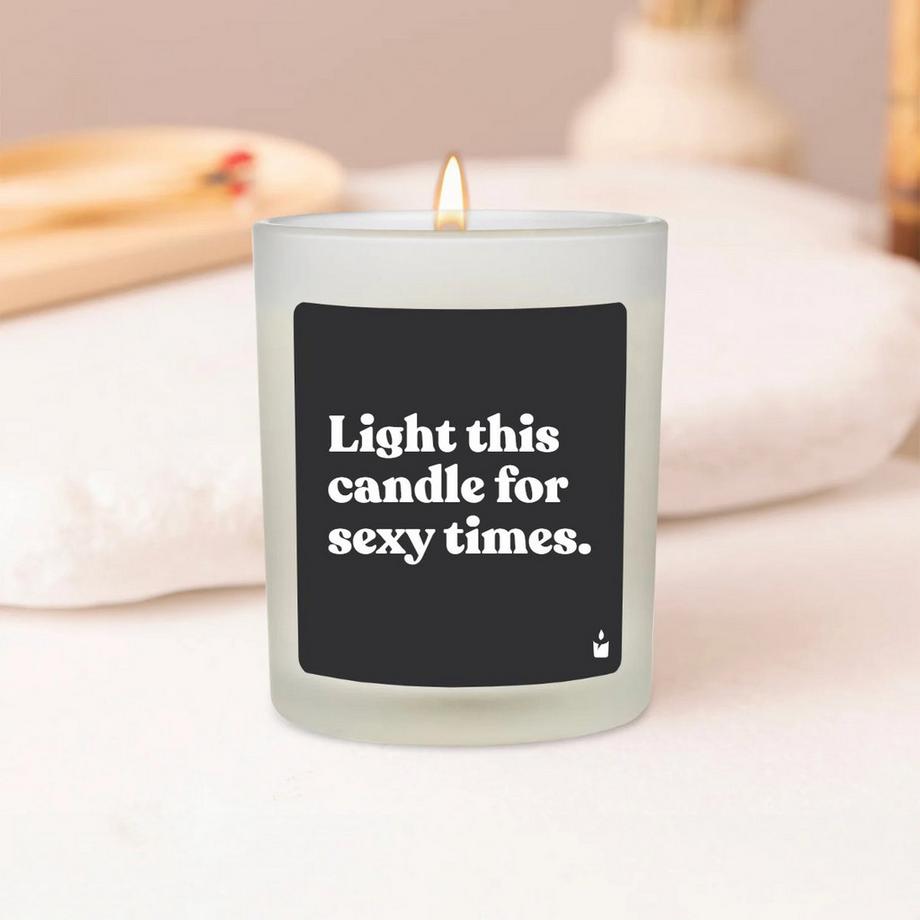 CandleHand Duftkerze Flowery Light this candle for sexy times.  