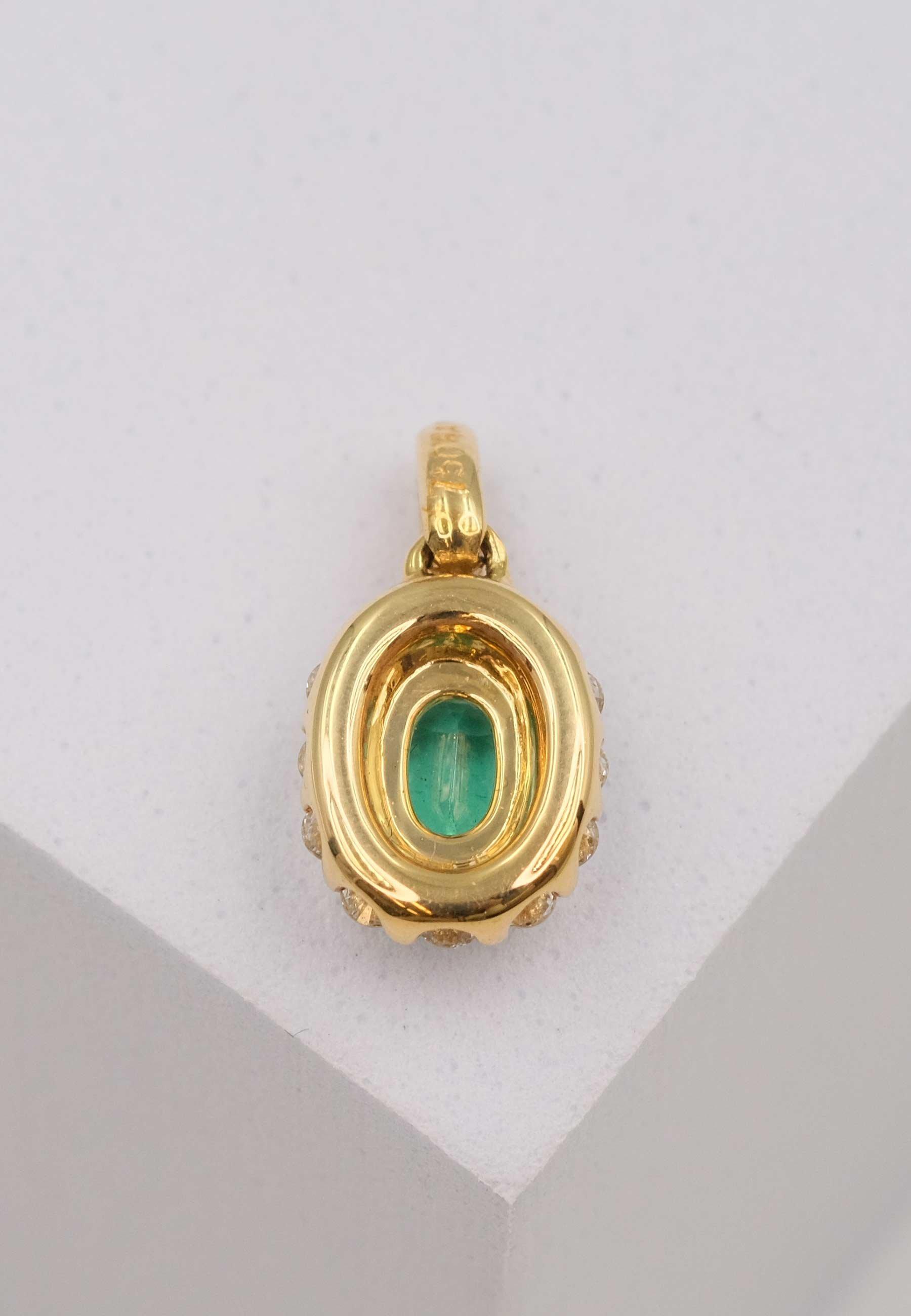 MUAU Schmuck  Anhänger Gelbgold 750 Smaragd 0.38ct. Brillanten 0.24ct. 16x8mm 