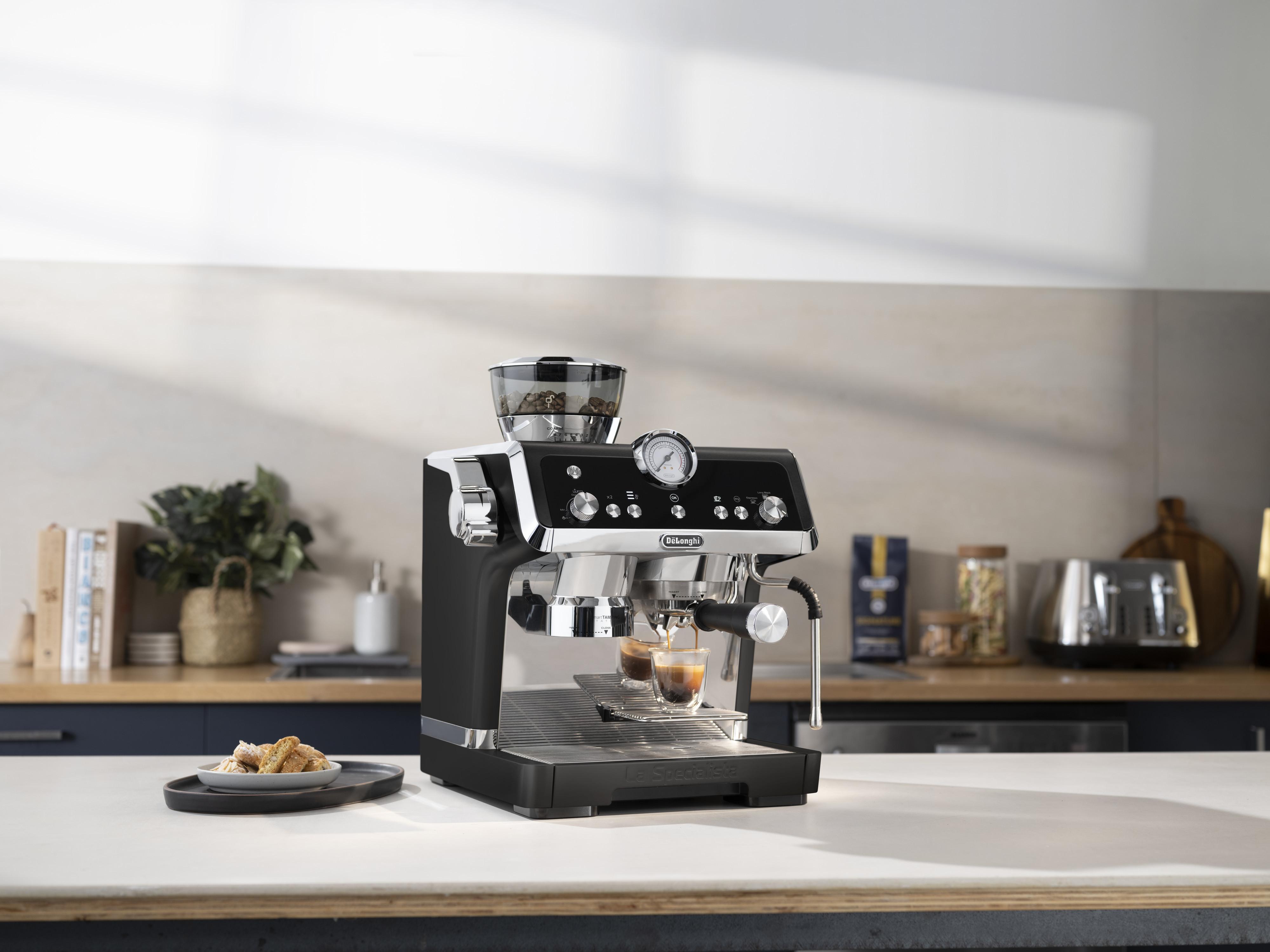 DeLonghi  De’Longhi La Specialista Prestigio Espressomaschine 2 l 